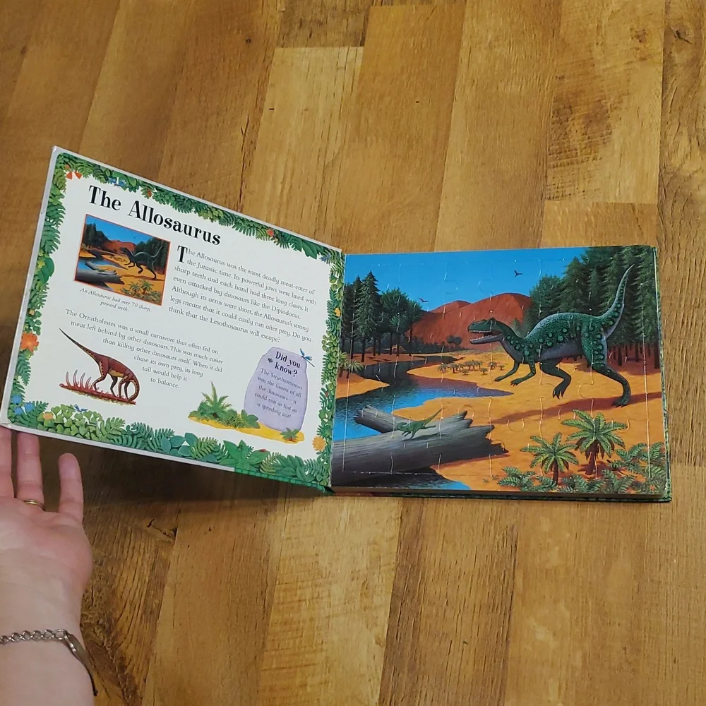 Jigsaw Dinosaurs‎ Puzzle Book